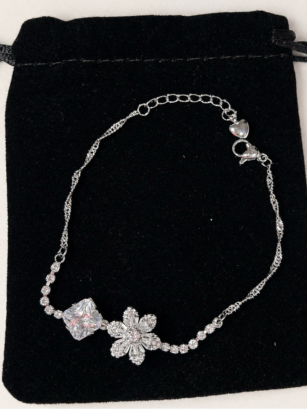 Elegant Silver Flower & Crystal Bracelet - Sparkling Silver Tone